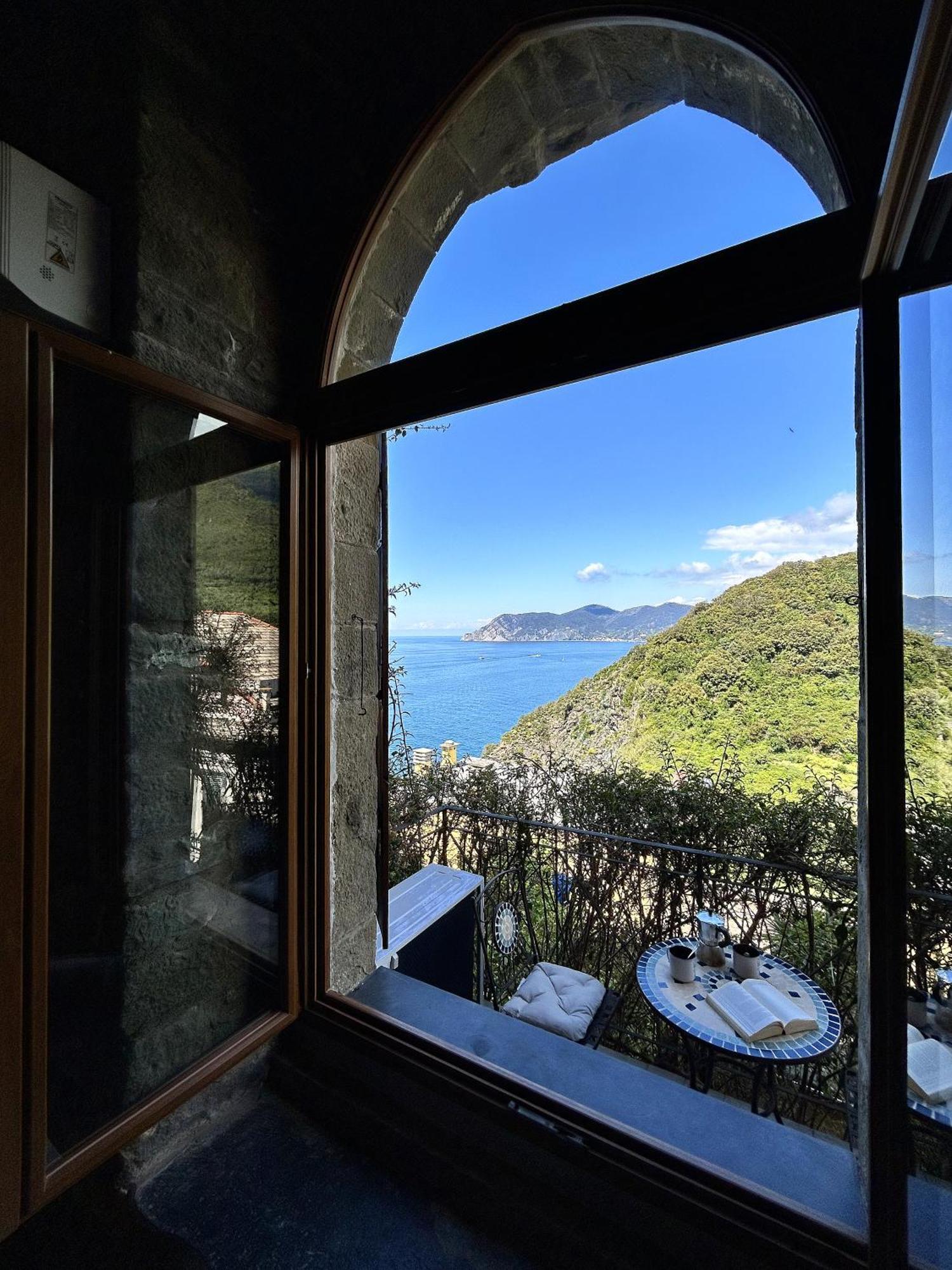 Pietra Azzurra, Newly Renovated Apartment Corniglia Ngoại thất bức ảnh