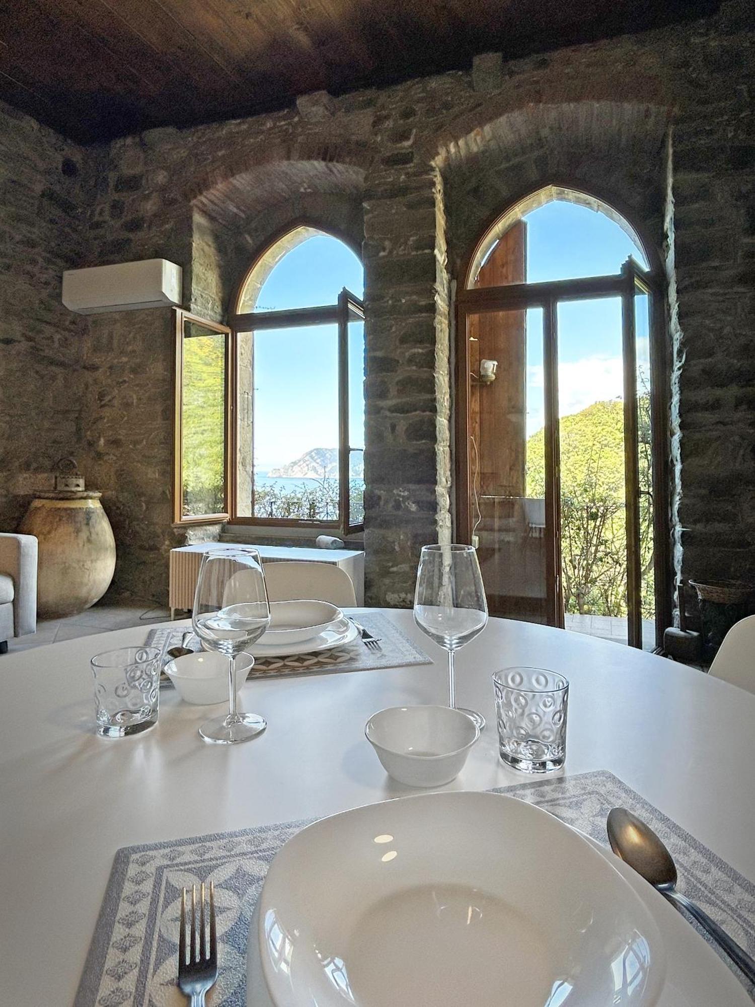 Pietra Azzurra, Newly Renovated Apartment Corniglia Ngoại thất bức ảnh