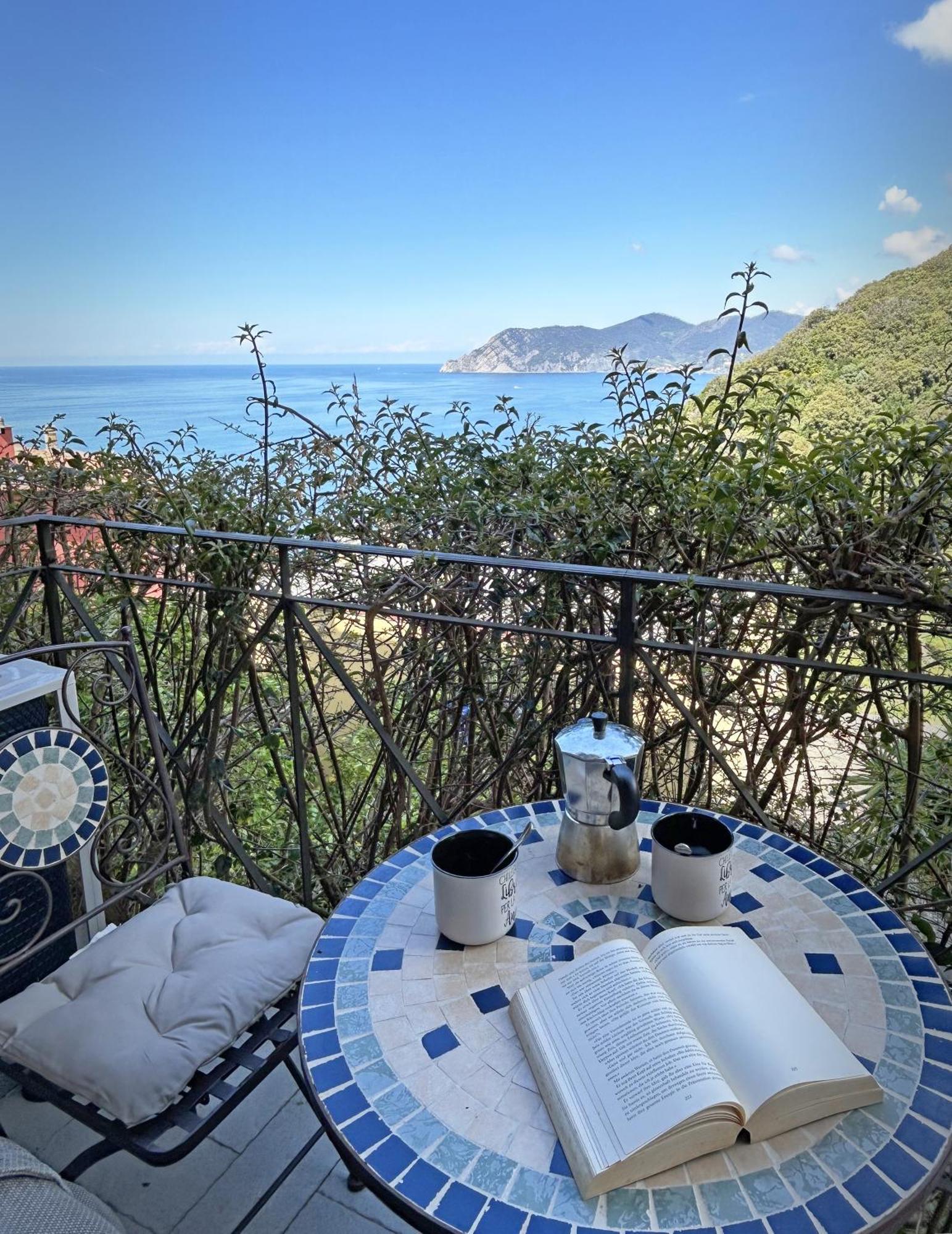 Pietra Azzurra, Newly Renovated Apartment Corniglia Ngoại thất bức ảnh